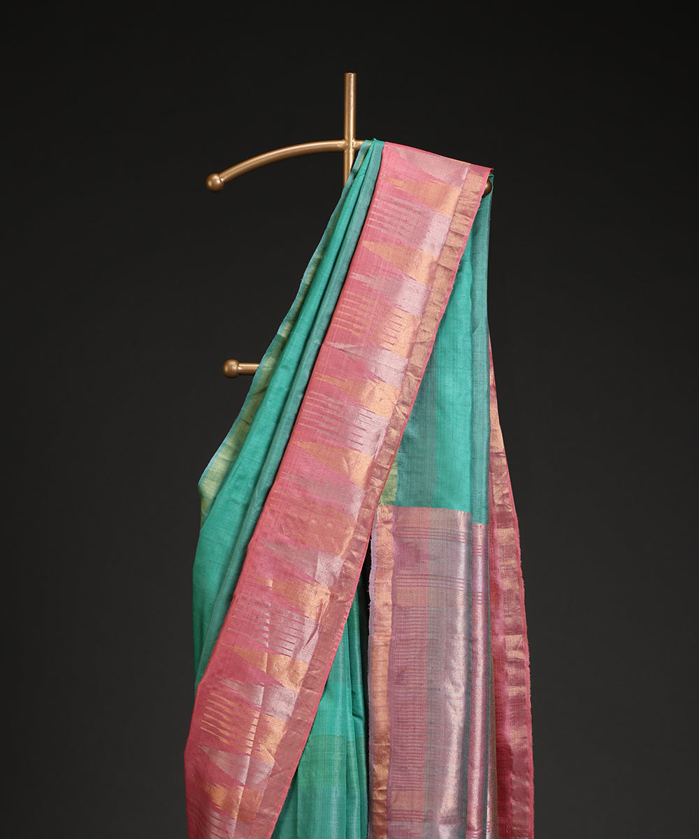 Emerald_Green_Double_Shade_Handloom_Pure_Kosa_Silk_Saree_With_Gold_Zari_Temple_Border_In_Pink_WeaverStory_02