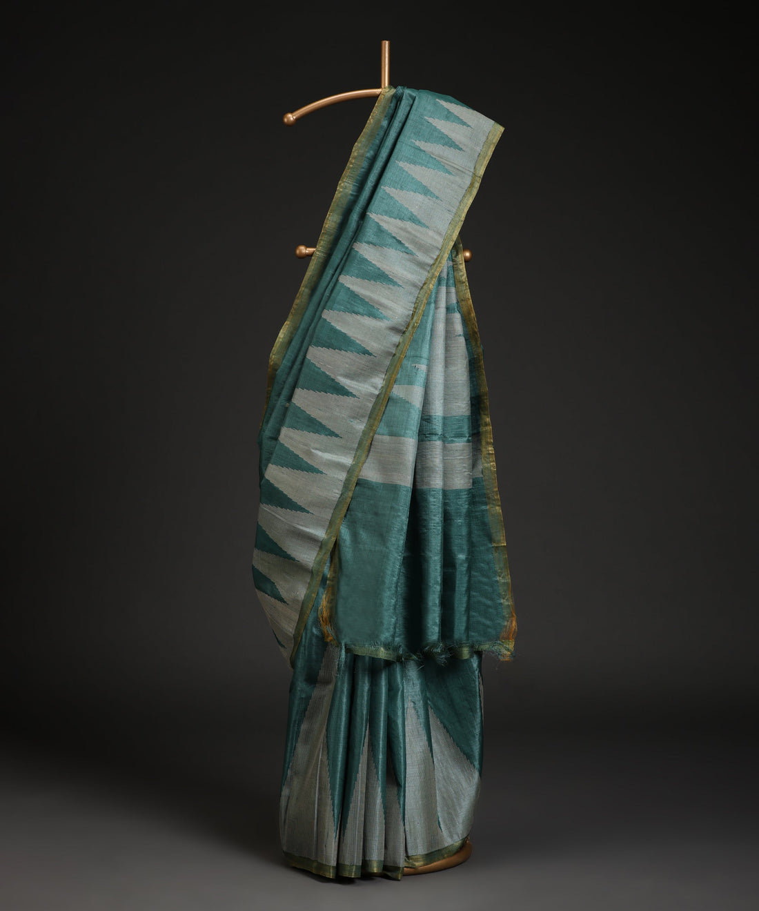 Handloom_Green_Kosa_Silk_Saree_With_Temple_Design_In_Offwhite_WeaverStory_01