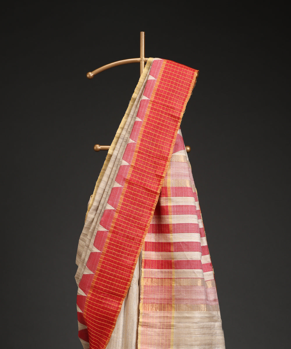 Beige_Handloom_Pure_Ghhecha_Silk_Saree_With_Temple_And_Check_Border_In_Red_And_Yellow_WeaverStory_02