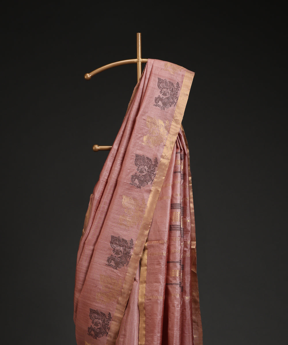 Handloom_Peach_Kosa_Silk_Saree_With_Peacock_Motif_In_Border_WeaverStory_02