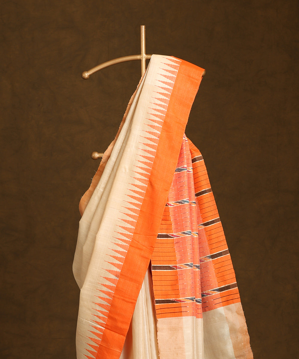 Off-White_Handloom_Pure_Kosa_Silk_Saree_With_Orange_Temple_Border_And_Pallu_WeaverStory_02