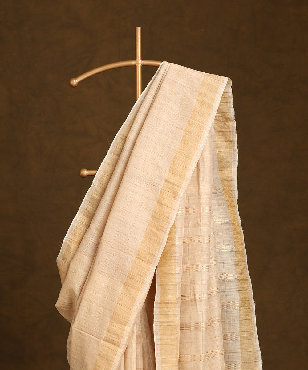 Handloom_Beige_Pure_Kosa_Silk_Saree_With_Checks_And_Thin_Border_WeaverStory_02