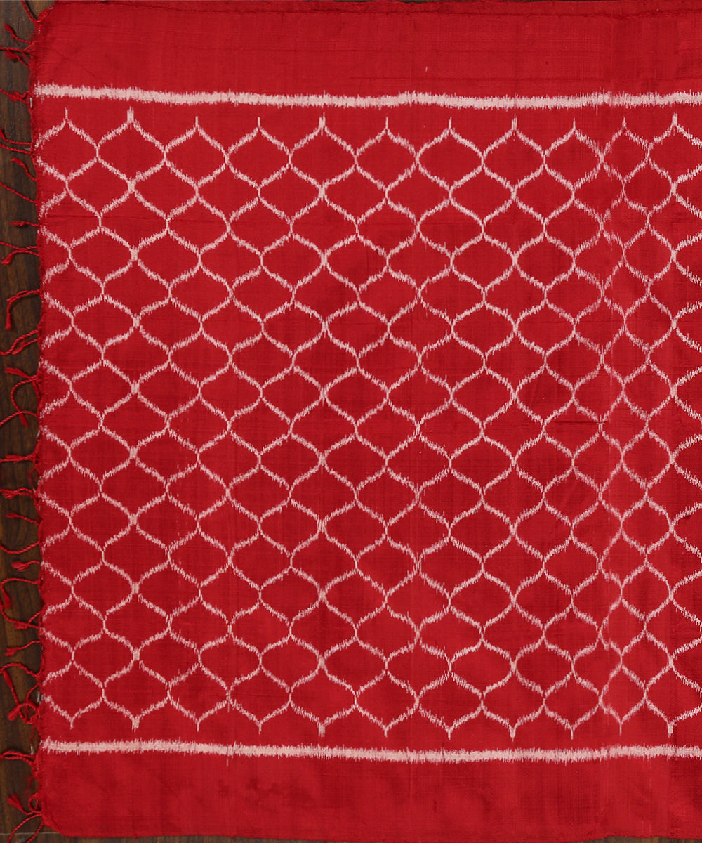 Handloom_Red_Pure_Mulberry_Silk_Stole_With_Single_Ikat_Weave_WeaverStory_02