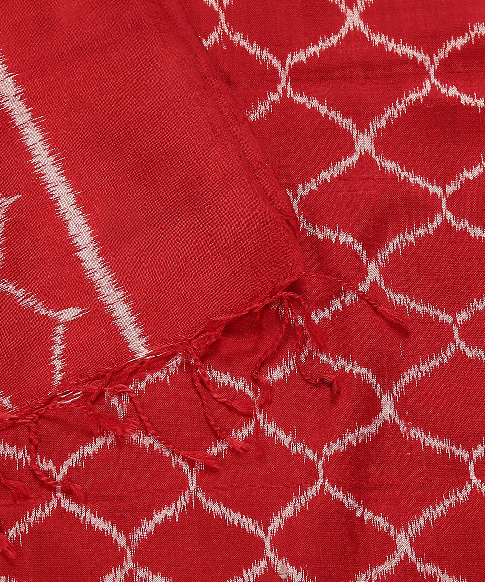 Handloom_Red_Pure_Mulberry_Silk_Stole_With_Single_Ikat_Weave_WeaverStory_04
