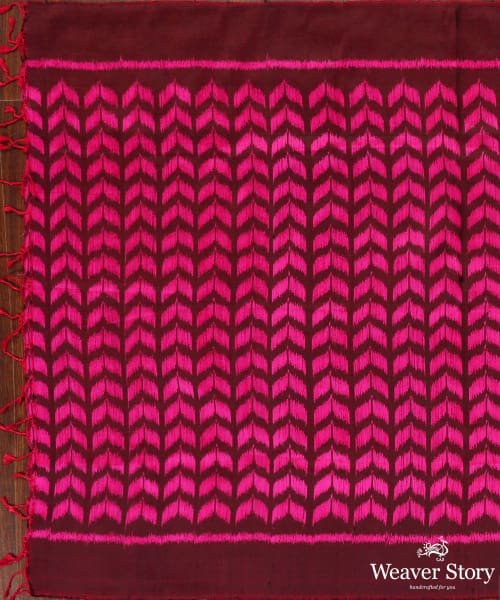 Wine_Handloom_Pure_Mulberry_Silk_Single_Ikat_Stole_WeaverStory_02