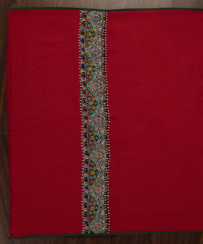 Handwoven_Red_Pure_Pashmina_Stole_With_Hand_Appliqued_Kalamkari_And_Sozni_Border_WeaverStory_02