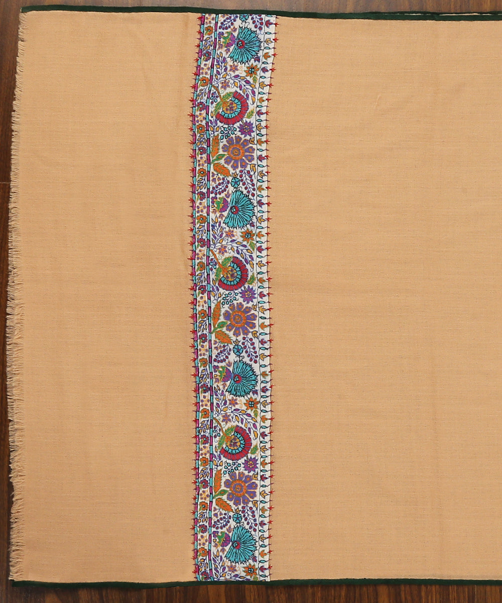 Handwoven_Beige_Pure_Pahsmina_Stole_With_Hand_Appliqued_Kashidakari_Border_WeaverStory_02