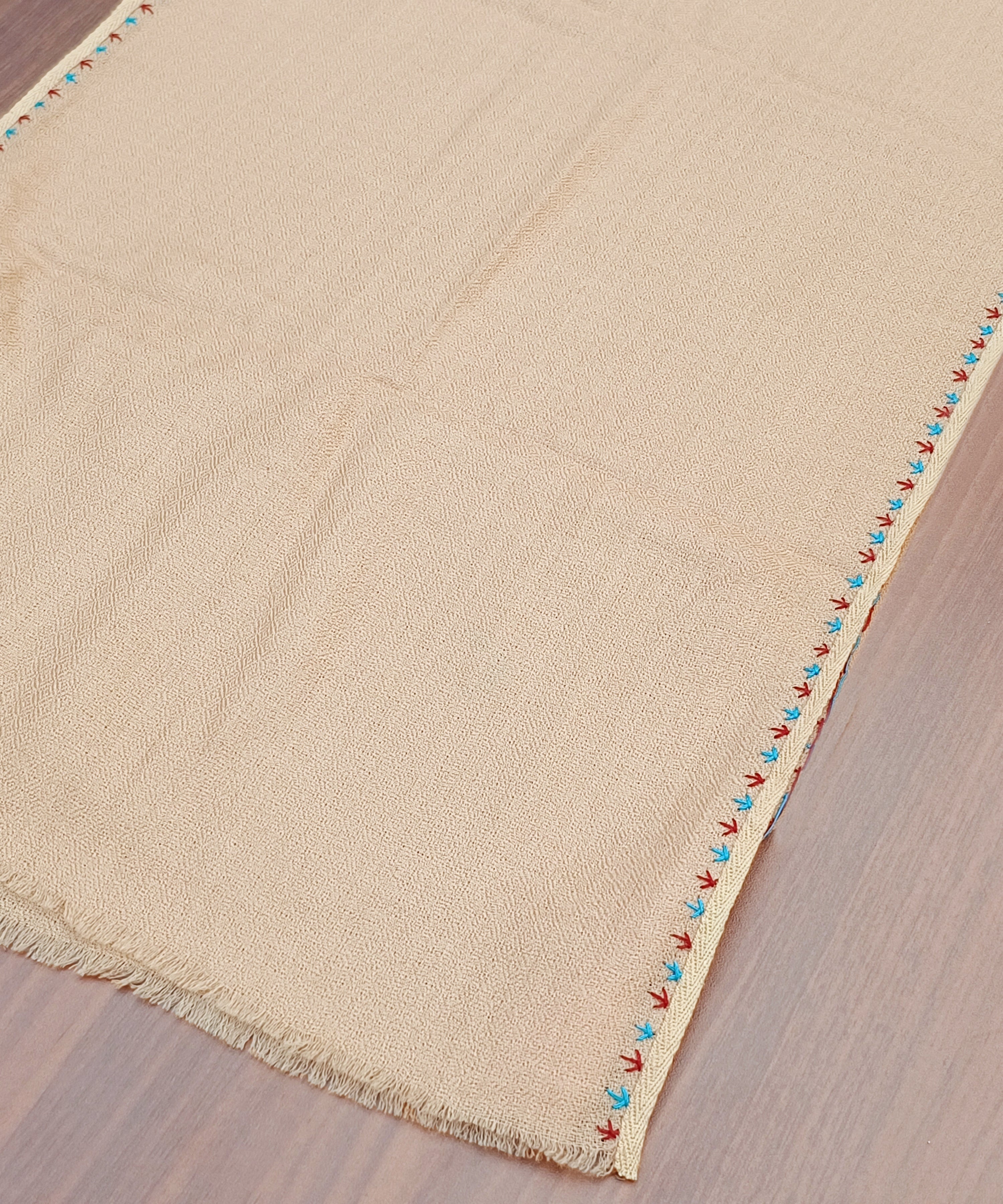 Cream_Handwoven_Pure_Pashmina_Stole_With_Beading_And_Thread_Work_Finishing_WeaverStory_03