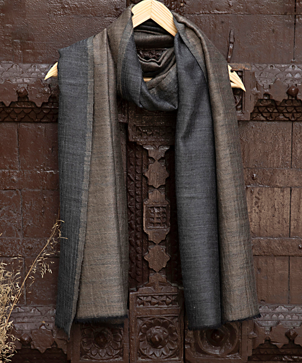 Grey_Handwoven_Double_Shade_Pure_Pashmina_Ladies_Stole_WeaverStory_01