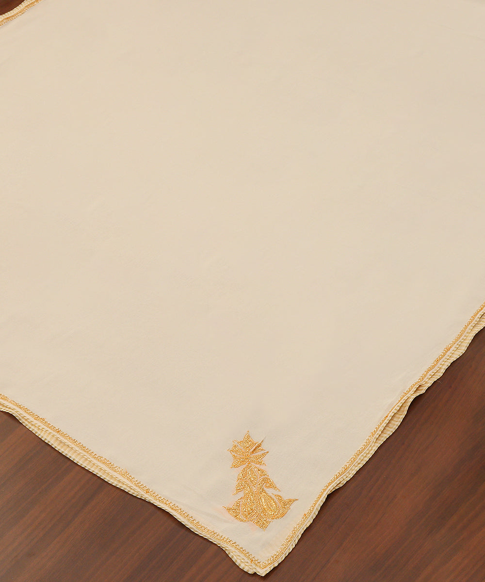 Pearl_White_Pure_Silk_Kashmiri_Tilla_Hand_Embroidered_Dupatta_With_Konia_WeaverStory_03
