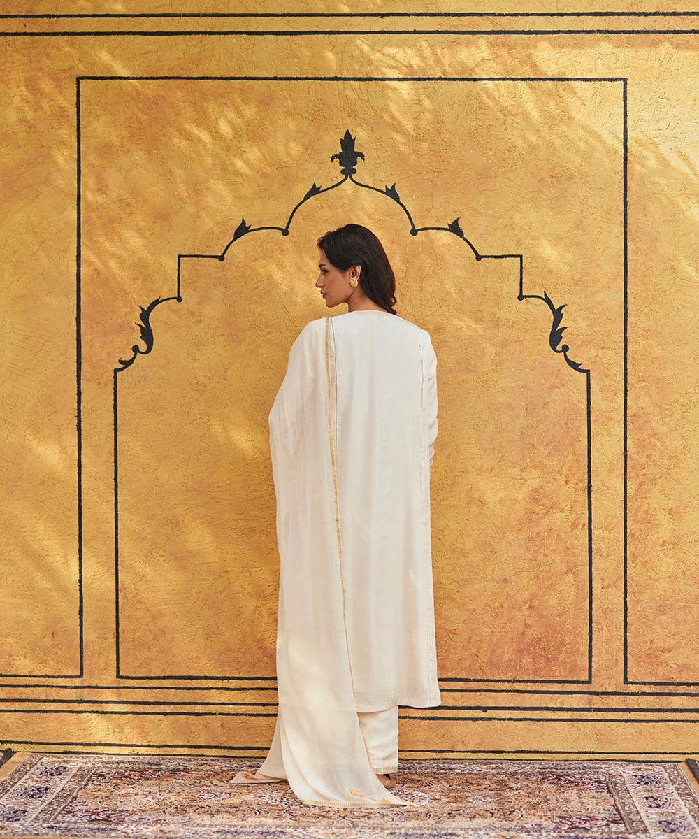 Pearl_White_Pure_Silk_Tilla_Hand_Embroidered_Suit_With_Pants_And_Dupatta_WeaverStory_02