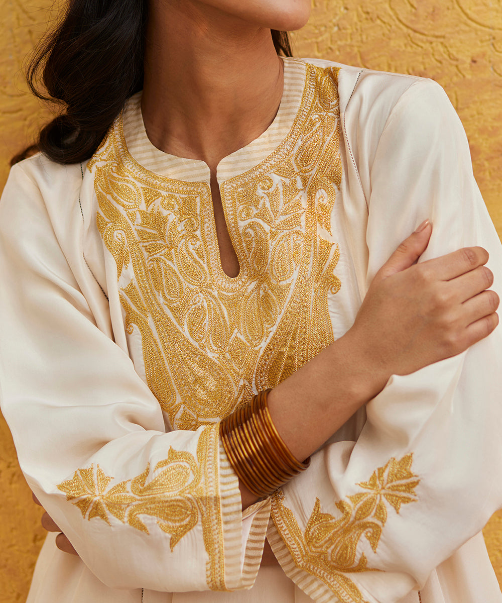 Pearl_White_Pure_Silk_Tilla_Hand_Embroidered_Suit_With_Pants_And_Dupatta_WeaverStory_06
