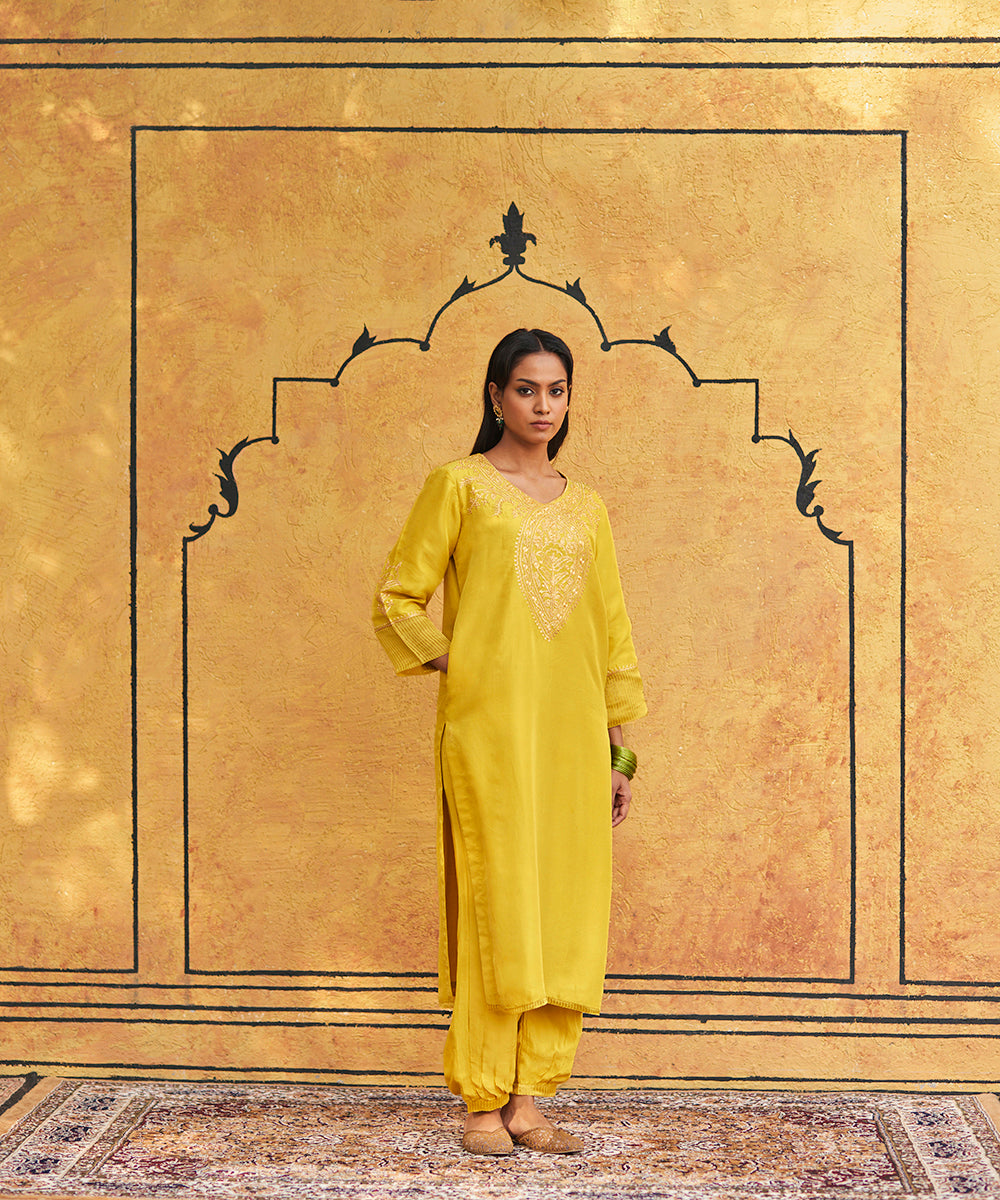 Mustard_Pure_Silk_Tilla_Hand_Embroidered_Suit_With_Pants_And_Dupatta_WeaverStory_04