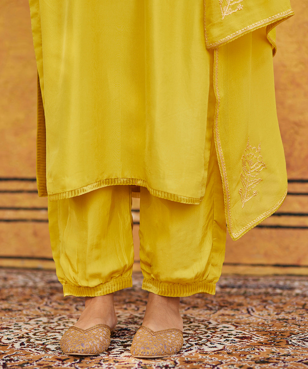 Mustard_Pure_Silk_Tilla_Hand_Embroidered_Suit_With_Pants_And_Dupatta_WeaverStory_06