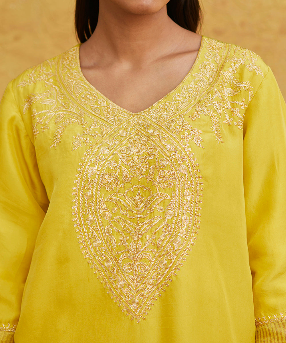 Mustard_Pure_Silk_Tilla_Hand_Embroidered_Suit_With_Pants_And_Dupatta_WeaverStory_07