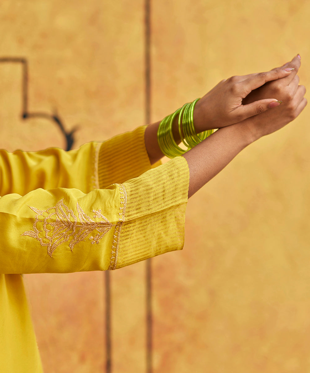 Mustard_Pure_Silk_Tilla_Hand_Embroidered_Suit_With_Pants_And_Dupatta_WeaverStory_08