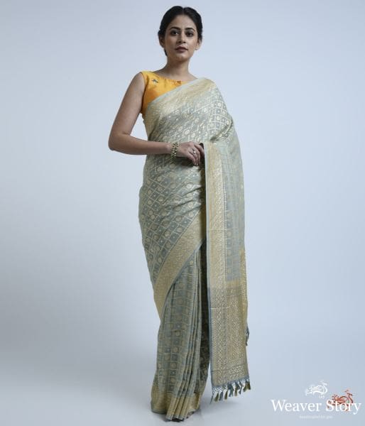 Blue_grey_banarasi_georgette_saree_with_checks_and_floral_booti_WeaverStory_02