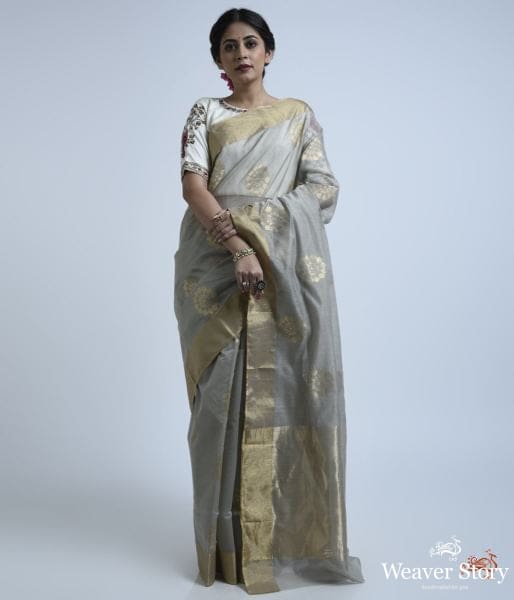 Light_grey_cotton_silk_saree_with_floral_motifs_WeaverStory_02