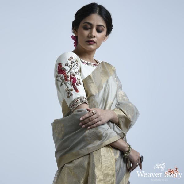 Light_grey_cotton_silk_saree_with_floral_motifs_WeaverStory_03