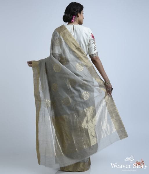 Light_grey_cotton_silk_saree_with_floral_motifs_WeaverStory_05