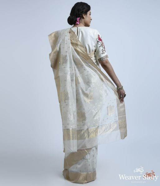 White_cotton_silk_saree_with_heavy_pallu_WeaverStory_05