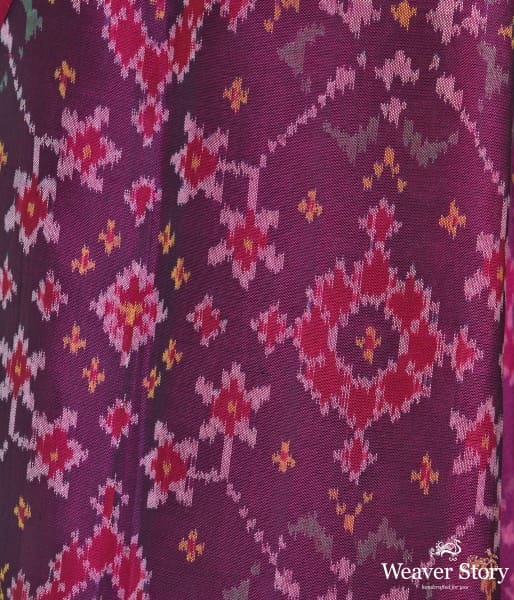 Beautiful_Pure_silk_Gujarat_Patola_saree_in_Purple_and_Pink_combination_WeaverStory_03