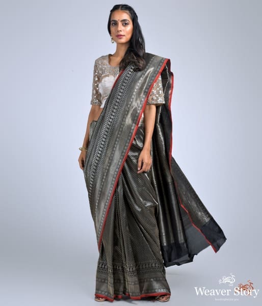 Black_polka_dots_saree_with_red_selvedge_WeaverStory_02