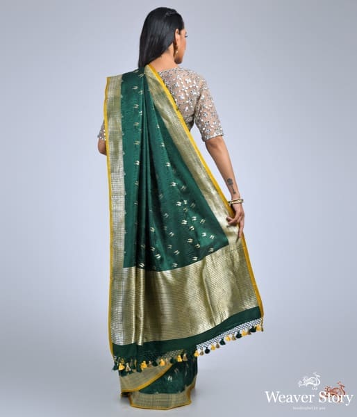 Bottle_Green_Banarasi_Tanchoi_saree_with_bird_motifs_WeaverStory_04