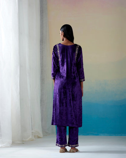 Purple_Pure_Velvet_Hand_Embroidered_Zardozi_Kurta_Set_with_Farshi_Pants_and_Tissue_Dupatta_WeaverStory_05