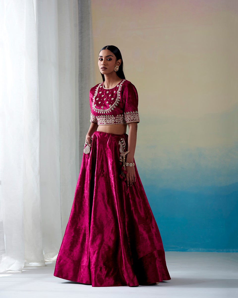 Slpendid Crop Top Taffeta Silk Plain 2 Layer Designer Stitched Lehenga With Velvet  Choli For Girls at Rs 899.00 | Umarwada | Surat| ID: 25940883762