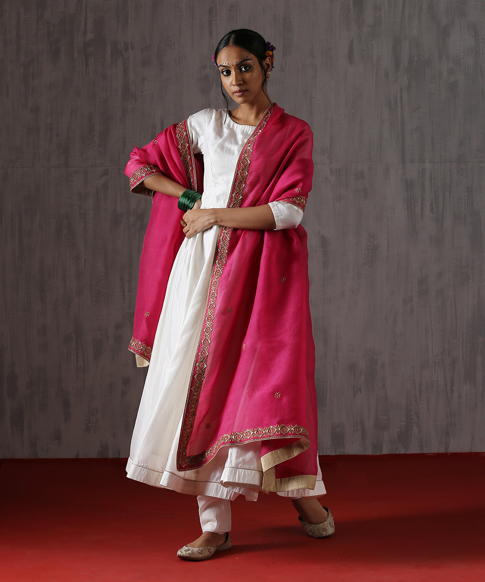 Pink_Hand_Embroidered_Organza_Dupatta_With_Heavily_Embroidered_Border_WeaverStory_02