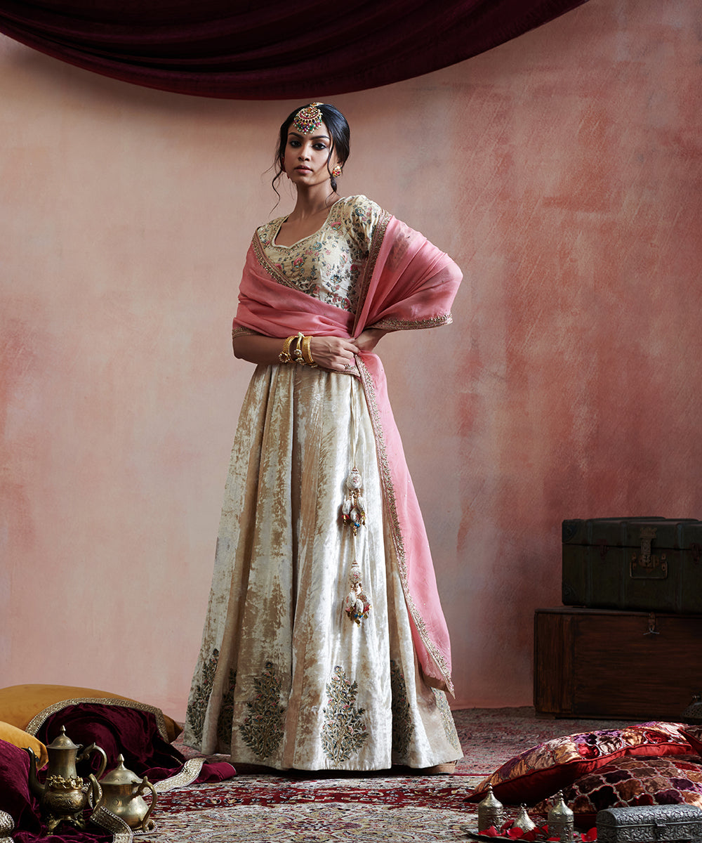 Hand_Embroidered_Beige_Velvet_Skirt_With_Blouse_And_Pink_Organza_Duptta_WeaverStory_03