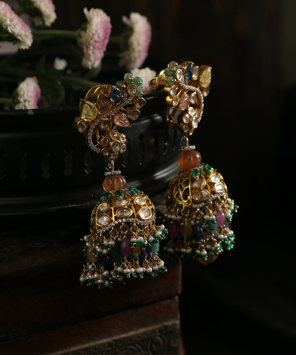 Tredha_Handcrafted_Pure_Silver_Jhumka_With_Emeralds_WeaverStory_01