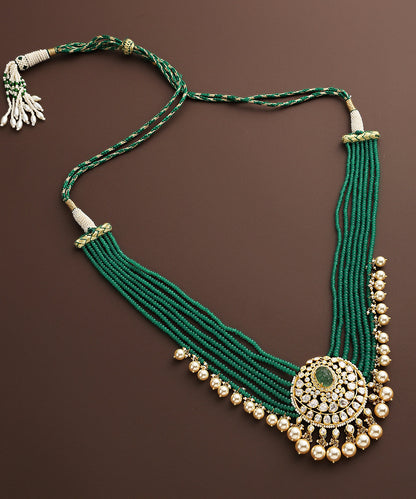 Johi_Moissanite_Polki_Necklace_With_Emeralds_And_Pearl_Hangings_WeaverStory_02