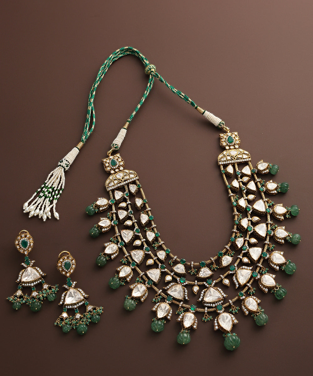 Rudainah_Pure_Silver_Moissanite_Polki_Necklace_Set_With_Emerald_Beads_WeaverStory_02