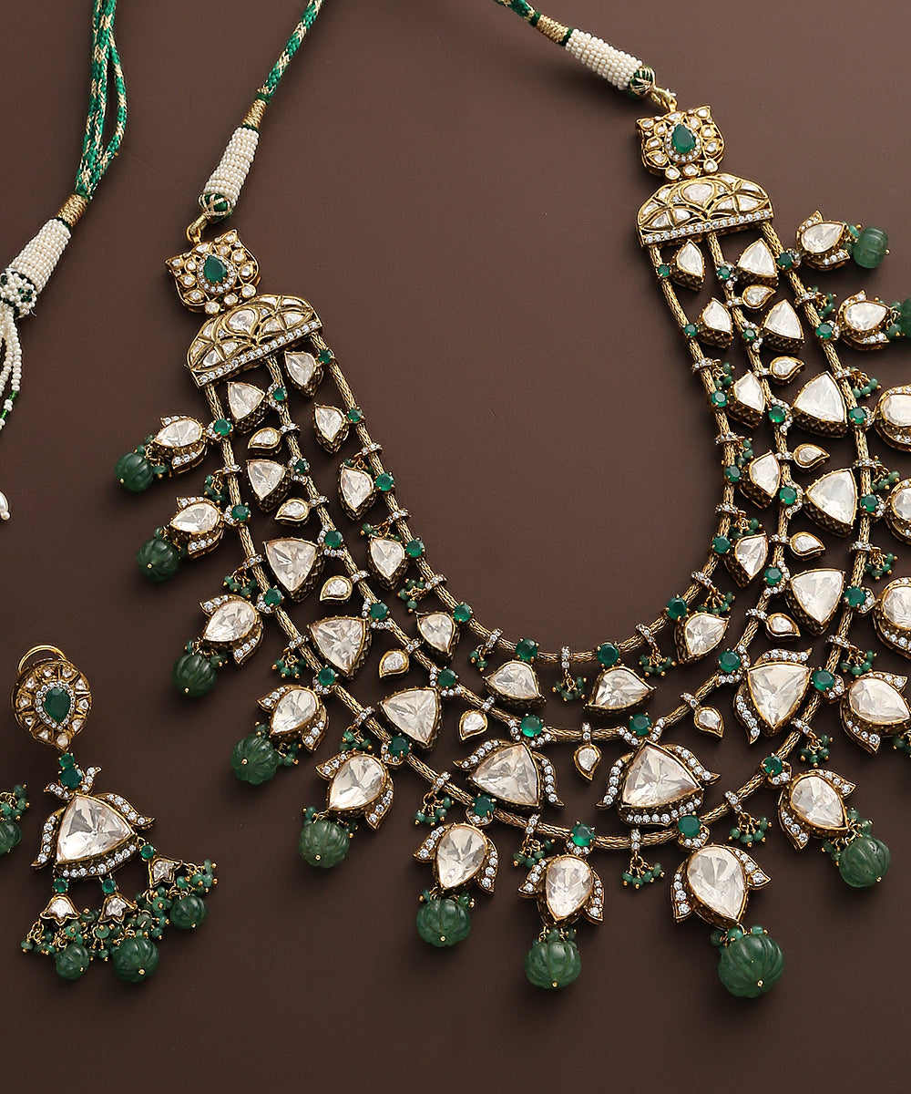 Rudainah_Pure_Silver_Moissanite_Polki_Necklace_Set_With_Emerald_Beads_WeaverStory_05