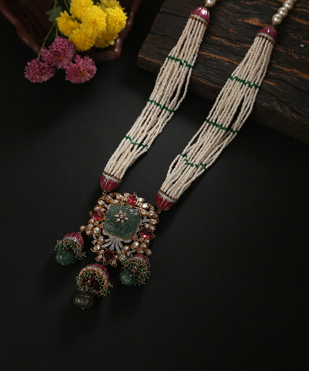 Sajida_Handcrafted_Pendant_Pure_Silver_Necklace_With_Moissanite_Polki_And_Emeralds_WeaverStory_01