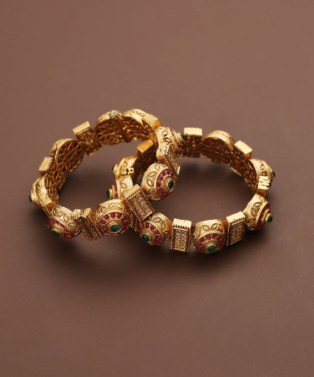 Aaisha_Handcrafted_Bangle_With_Emeralds_And_Ruby_WeaverStory_02