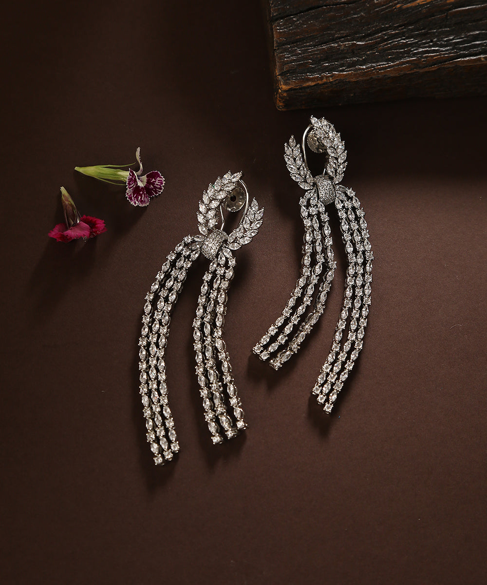 Nazmin_Handcrafted_Earrings_With_Studs_And_Stones_WeaverStory_01