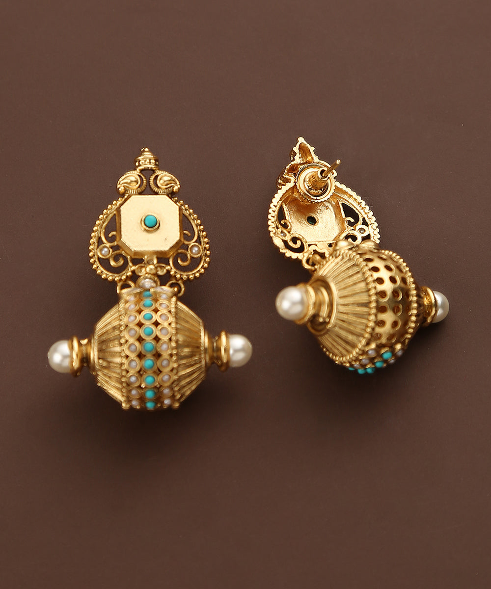 Naznin_Handcrafted_Earrings_With_Pearls_And_Stones_WeaverStory_03