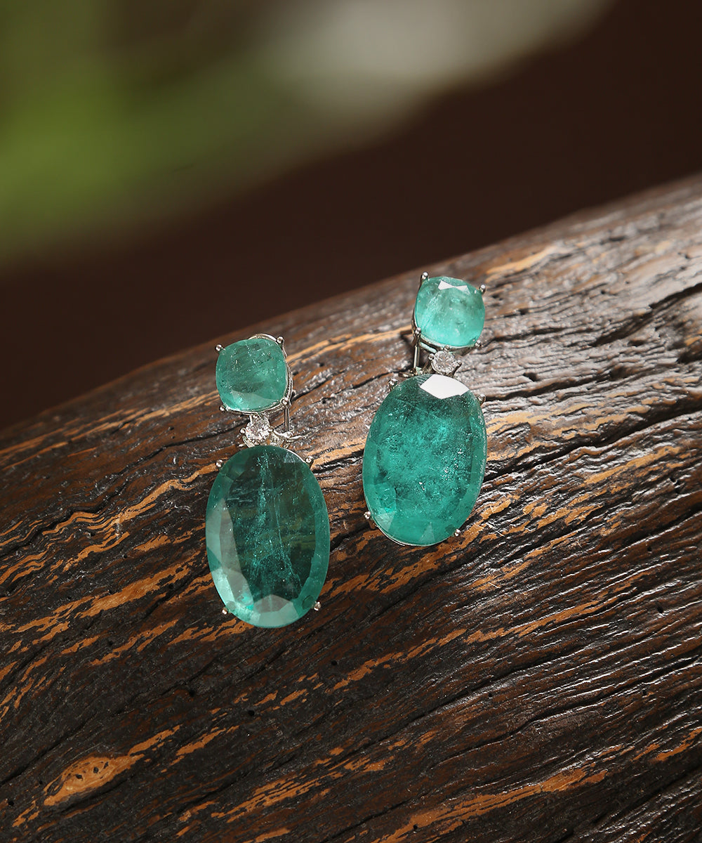 Nazuk_Handcrafted_Earrings_With_Emeralds_And_Stones_WeaverStory_01