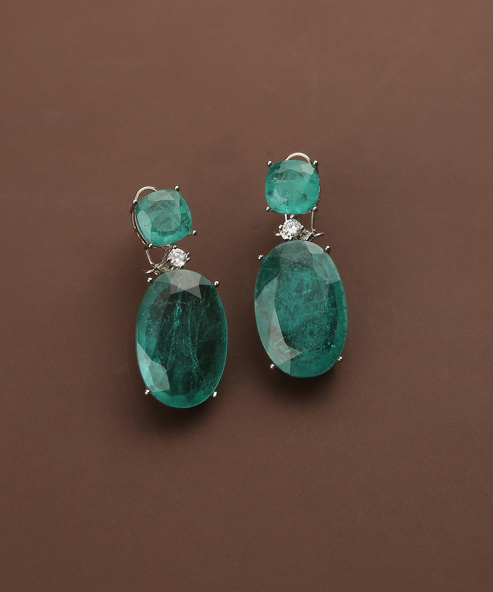 Nazuk_Handcrafted_Earrings_With_Emeralds_And_Stones_WeaverStory_02