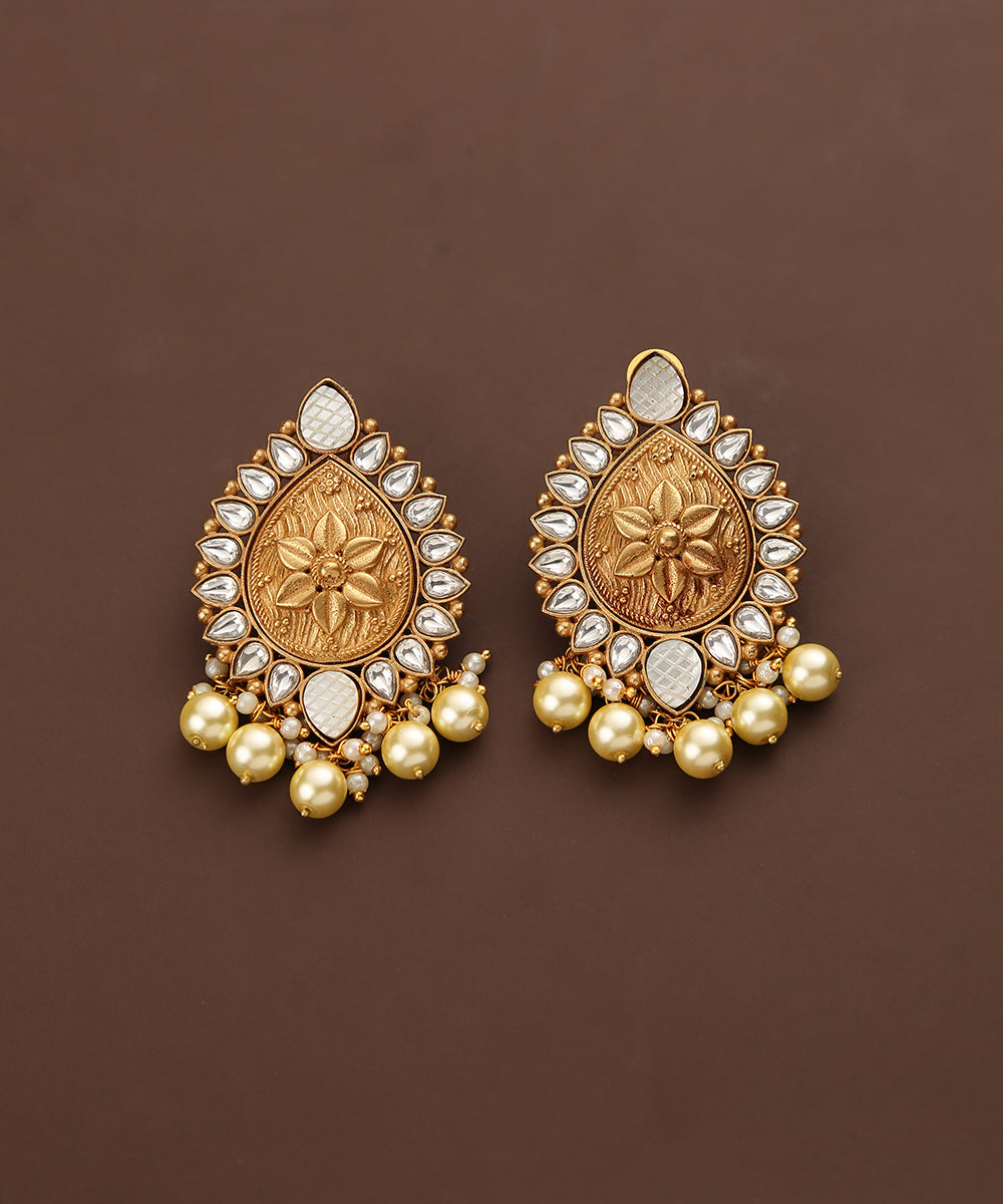 Shazfa_Handcrafted_Earrings_With_Moissanite_Kundan_And_Pearls_WeaverStory_02