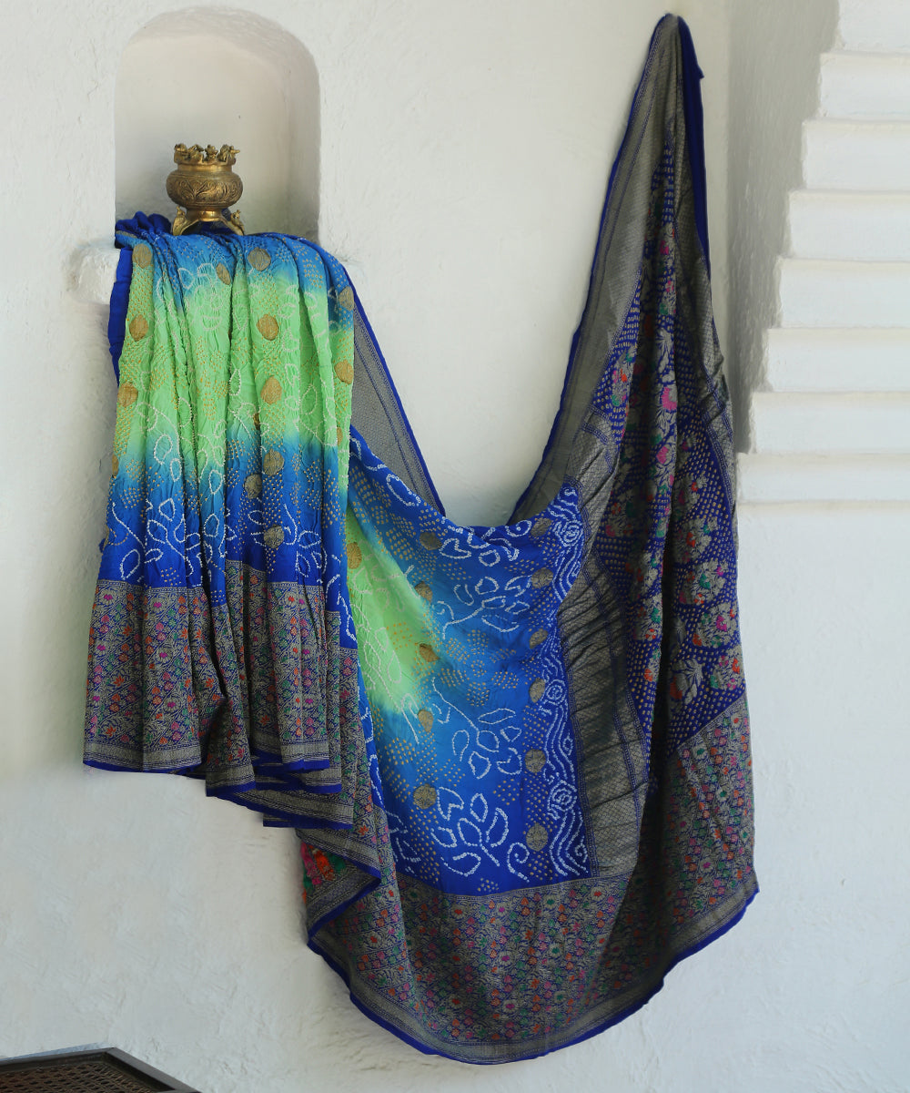 Handloom_Blue_And_Green_Pure_Georgette_Bandhani_Saree_With_Meenakari_WeaverStory_01