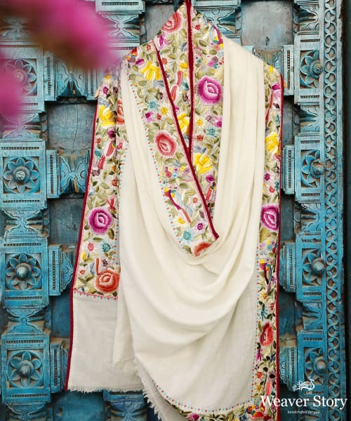 Cream_Parsi_Gara_Pashmina_Shawl_With_Rose_And_Bird_Motifs_With_Daana_Najababad_Stitch_WeaverStory_01
