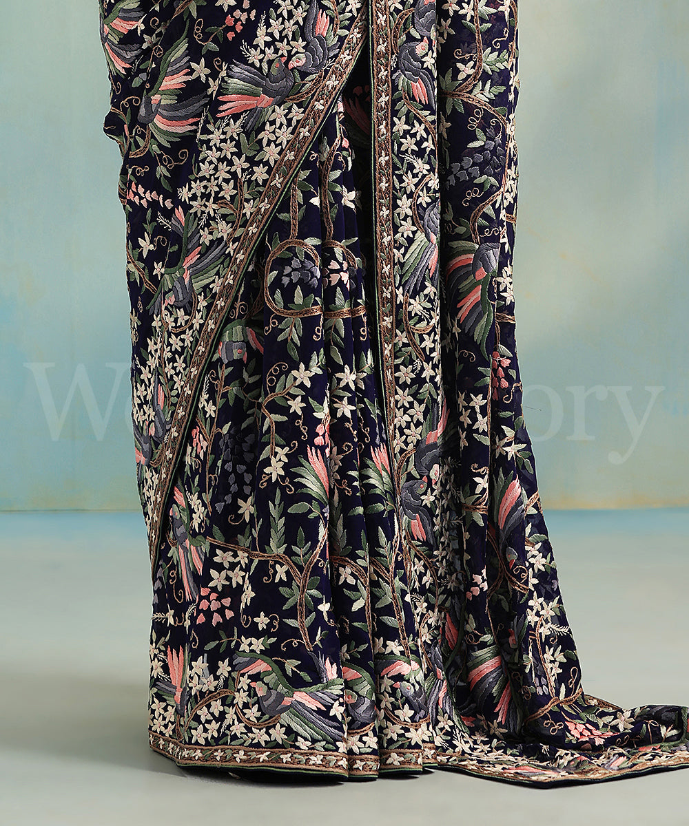 Blue_Handloom_Crepe_Parsi_Gara_Saree_With_All_Over_Floral_Jaal_WeaverStory_04