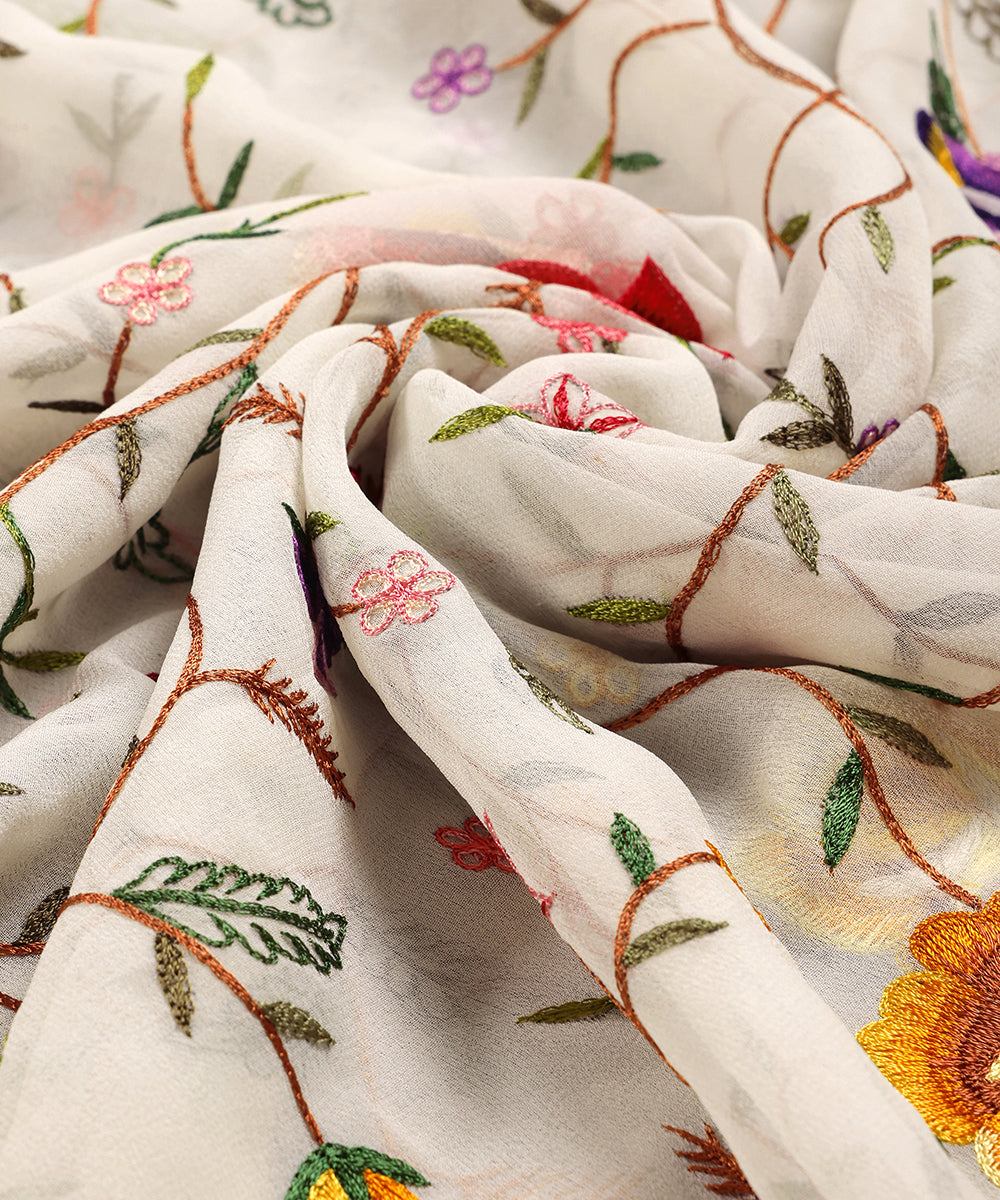Cream_Georgette_Parsi_Gara_Stole_With_All_Over_Floral_Jaal_WeaverStory_06