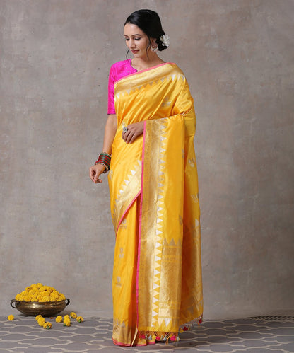 Yellow_Handloom_Kadhwa_Pure_Katan_Silk_Boota_Banarasi_Saree_With_Temple_Border_WeaverStory_02