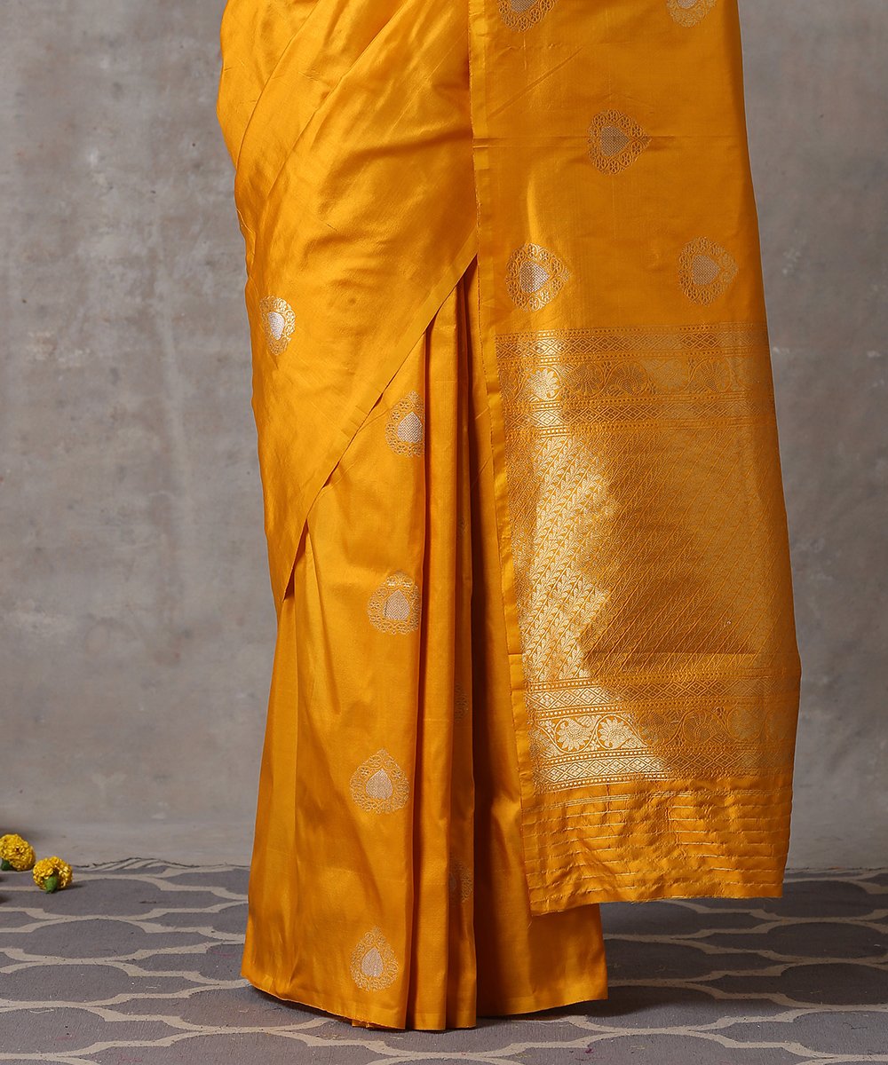 Yellow_Handloom_Pure_Katan_Silk_Banarasi_Saree_with_And_Silver_Zari_Boota_WeaverStory_04