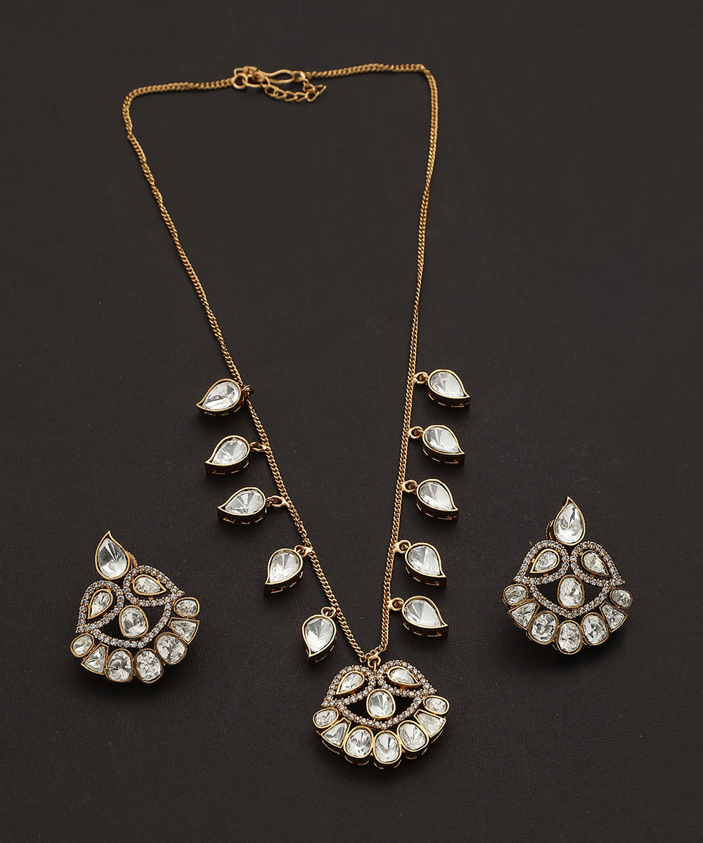 Herish_Handcrafted_Floral_Necklace_Set_With_Kundan___WeaverStory_02